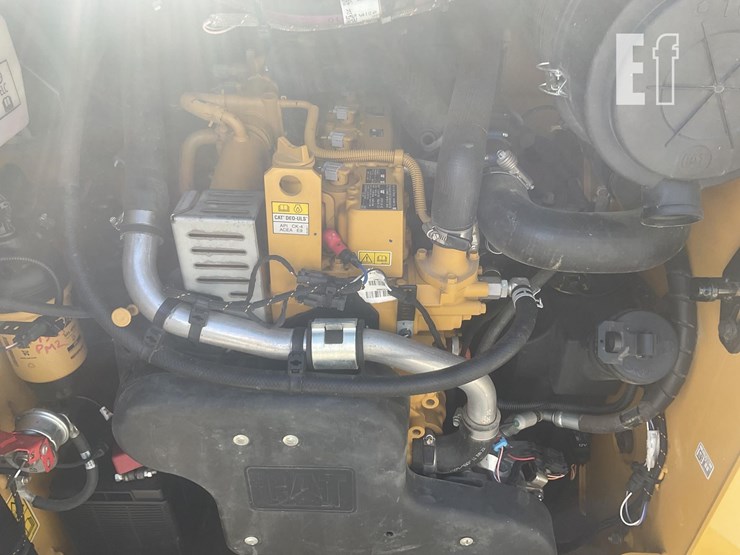 2023-caterpillar-262d3-image-16