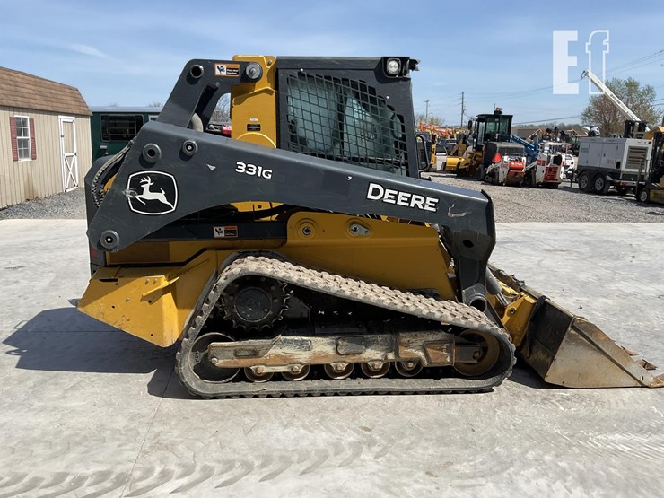 2022-deere-331g-image-5
