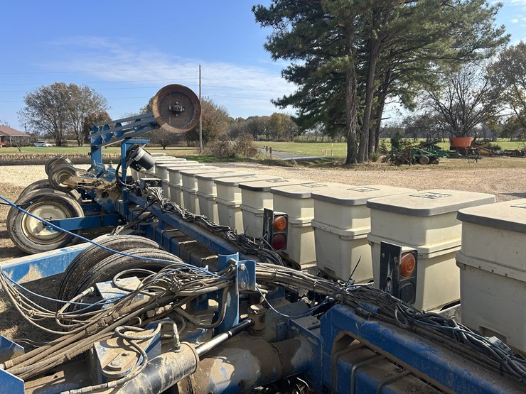 kinze-3700-image-7