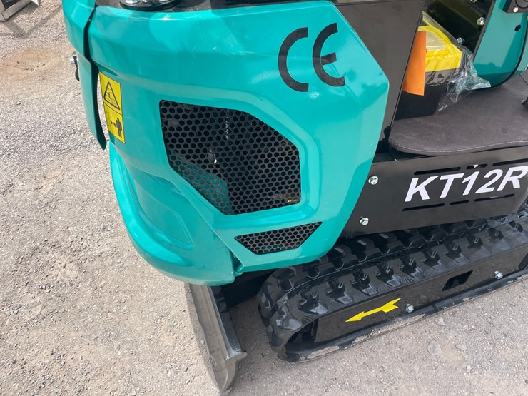 #3009-•-unused-2026-cfg-mini-excavator-image-22