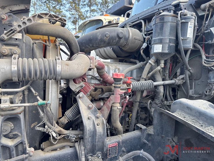 2017-mack-gu713-grantie-tri-axle-dump-truck-image-20
