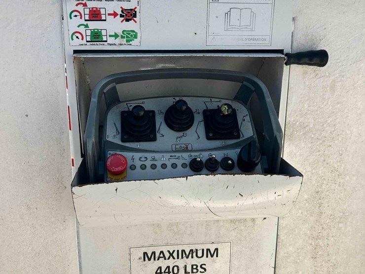 2021-easy-lift-r210-image-11