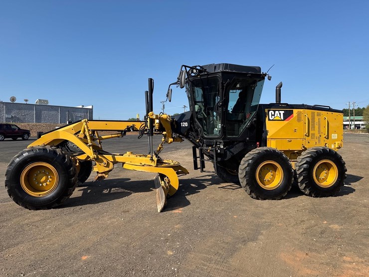2019-caterpillar-120-image-5