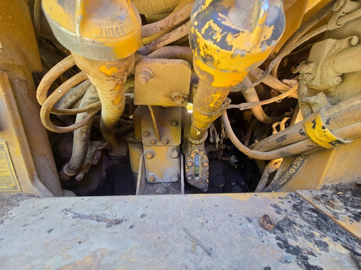 caterpillar-963-image-36
