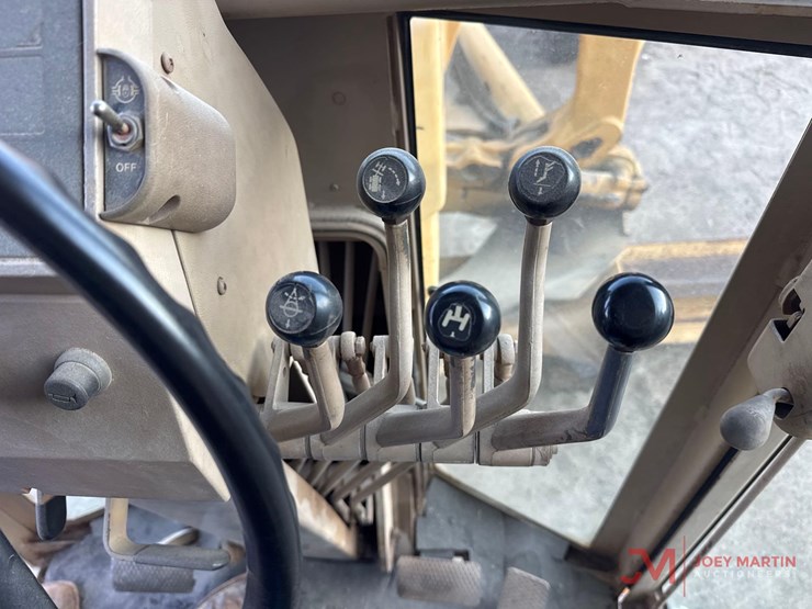 1993-deere-670b-image-37
