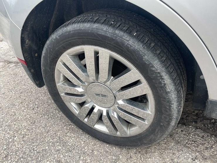2010-lincoln-mkx-image-54