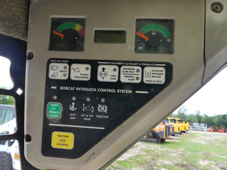 2007-bobcat-t250-image-15