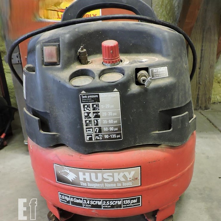 6 GALLON PORTABLE AIR COMPRESSOR