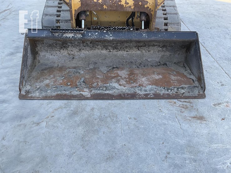 2021-caterpillar-299d3-image-11