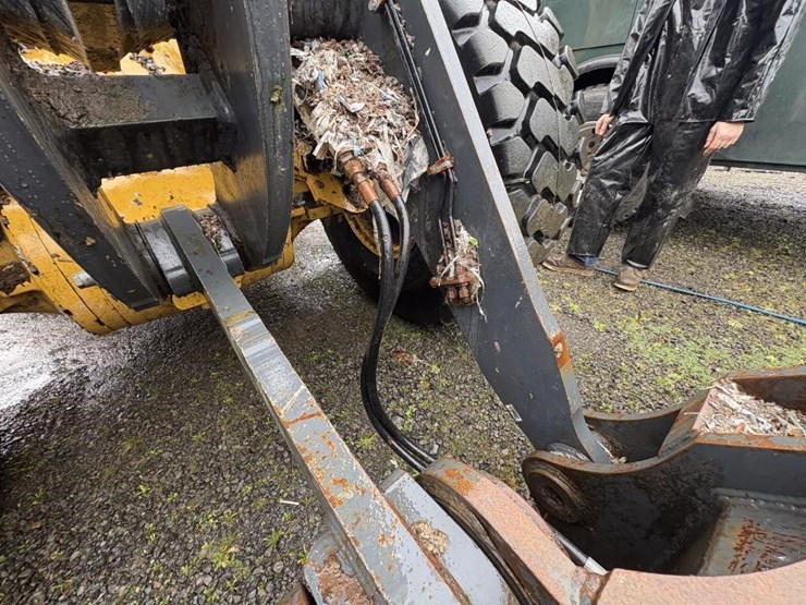 2021-deere-624l-image-8