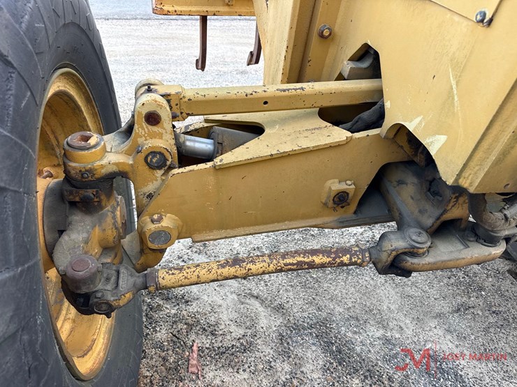 1993-deere-670b-image-10