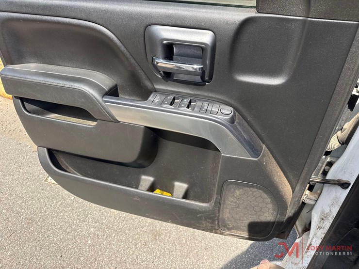 2015-chevrolet-silverado-1500-lt-image-36