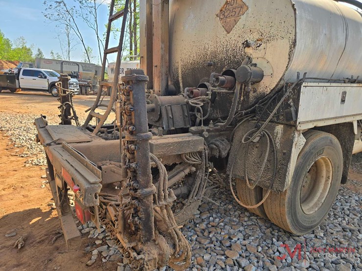 2007-ford-f750-image-16