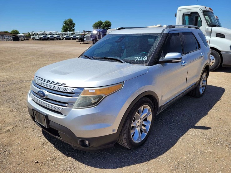 2013-ford-explorer-limited-image-1