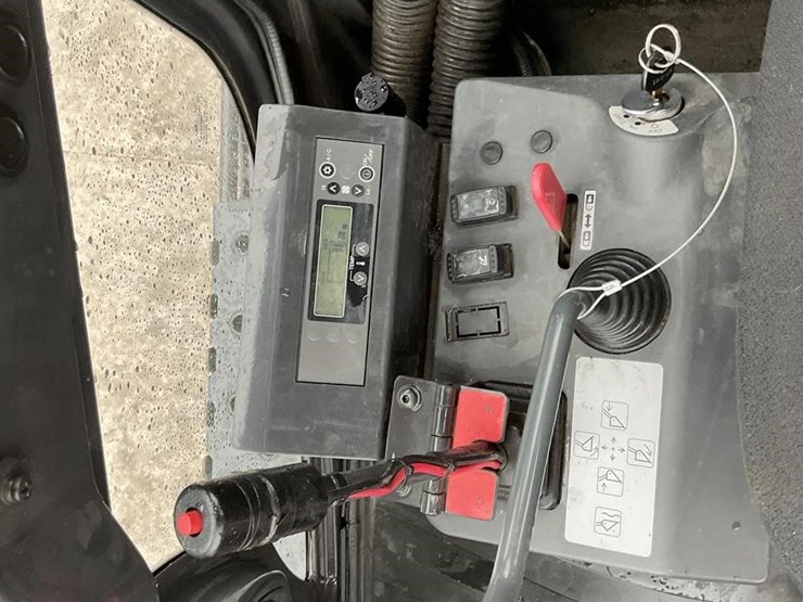 2019-hitachi-zw80-5b-image-11