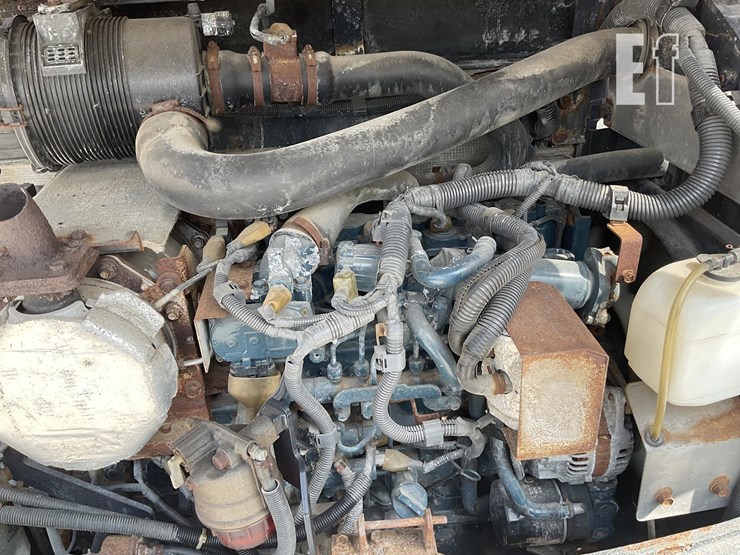 2020-kubota-r630-image-17