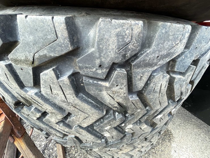 #2549-•-tires-(o3)-image-9