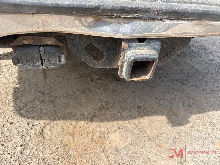 2011-toyota-tundra-sr5-image-14