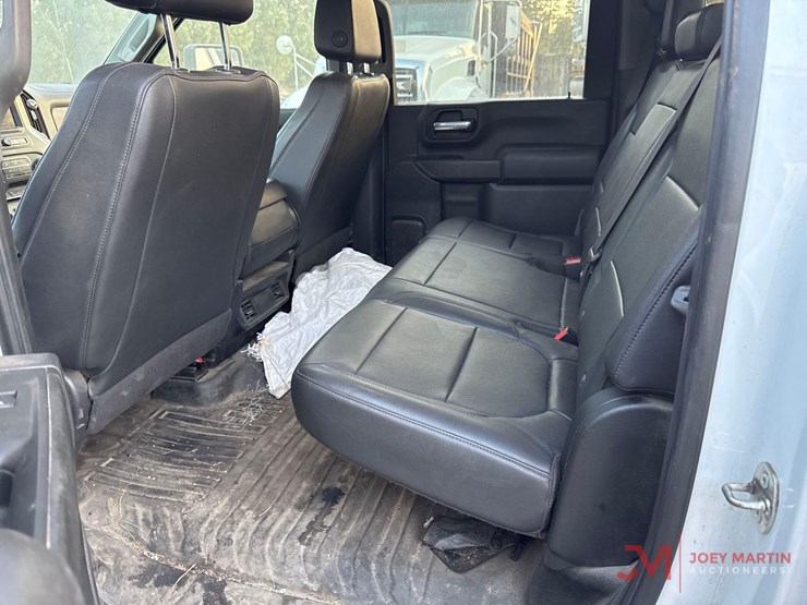 2021-chevrolet-silverado-2500-image-19