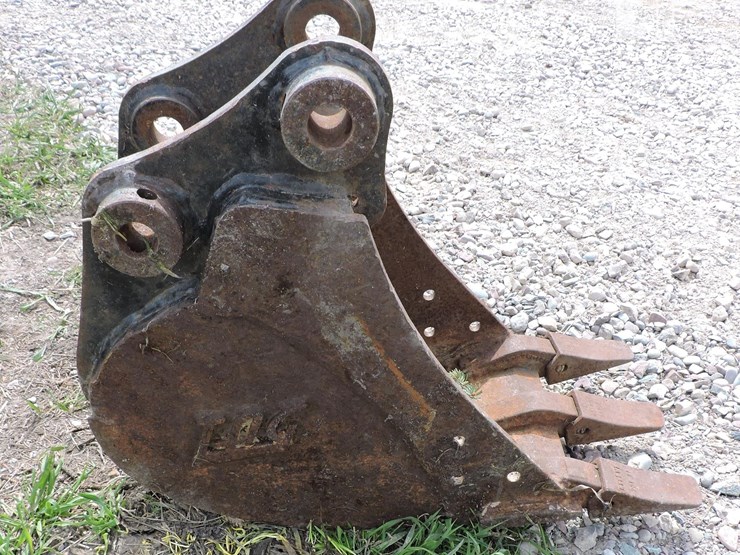 tag,-12”-excavator-bucket,-fits-5-½”-wide-frame-image-2