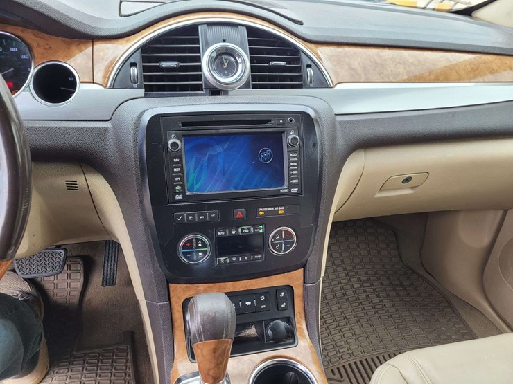 2008-buick-enclave-cxl-image-17