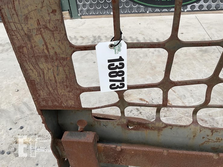 bobcat-pallet-forks-image-6