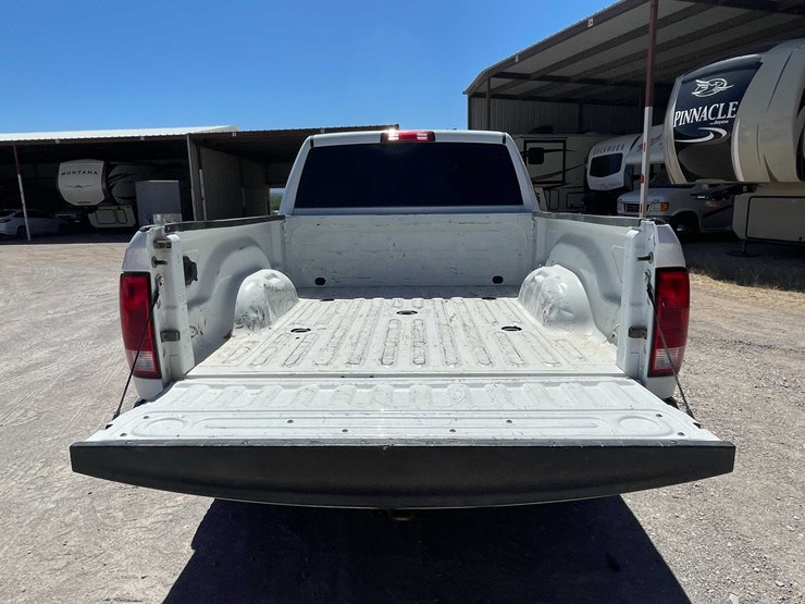 2016-dodge-2500-image-34