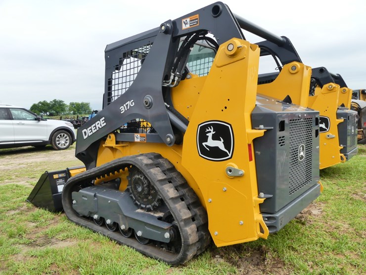 2024-deere-317g-image-4
