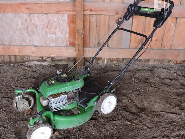 john-deere-js45-swivel-wheel-push-mower-image-1
