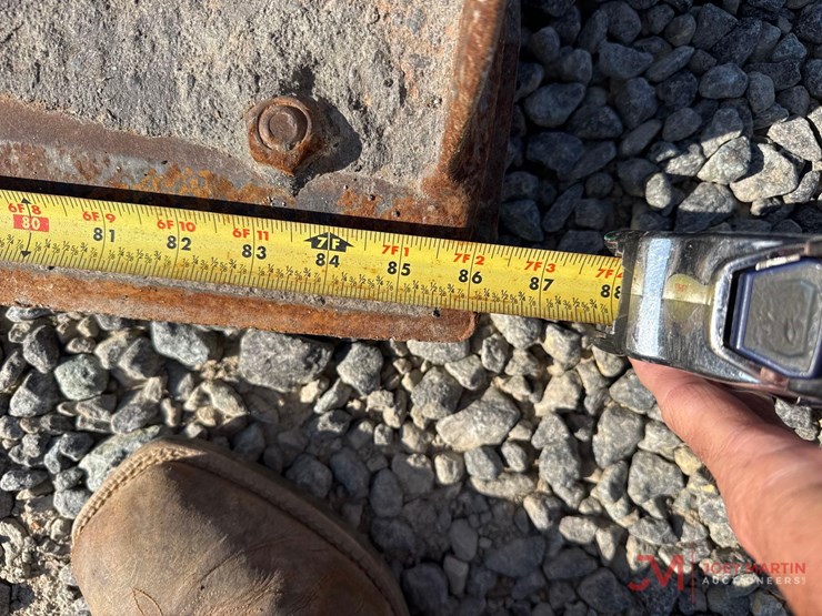 2014-caterpillar-262d-image-8