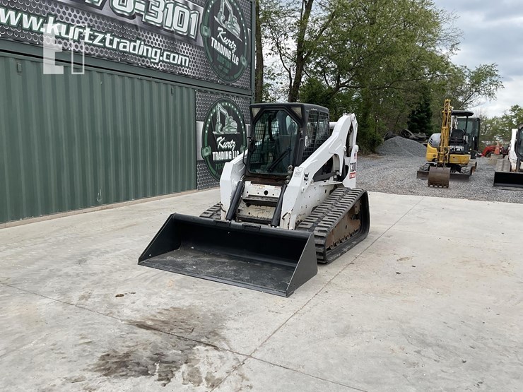 2010-bobcat-t300-image-8