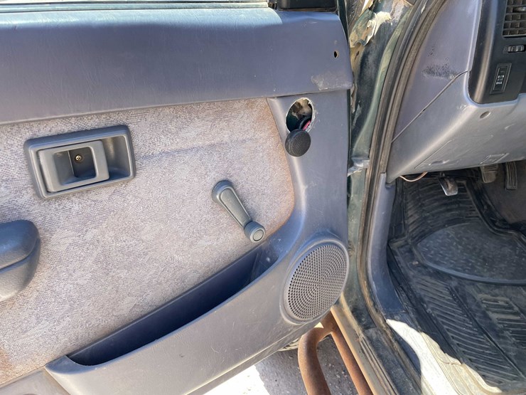 2000-toyota-tacoma-image-48