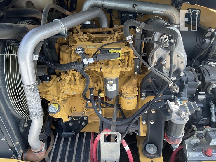 2016-caterpillar-tl642d-image-17
