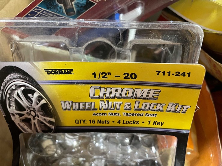 #2544-•-(2)-boxes-of-car-parts-(pr10)-image-20