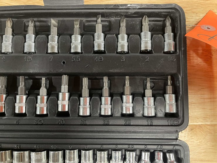 #2568-•-46-piece-socket-set-(cw)-image-3