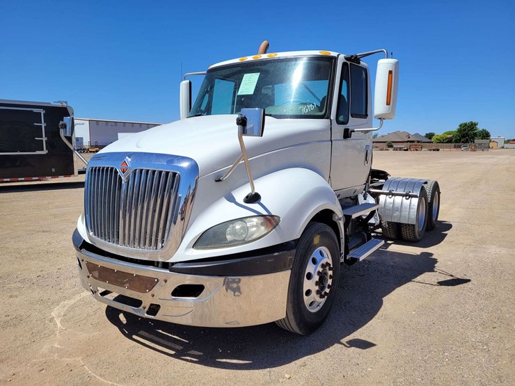 2013-international-prostar-image-1