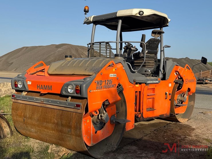 2019-hamm-hd+120i-double-drum-roller-image-2