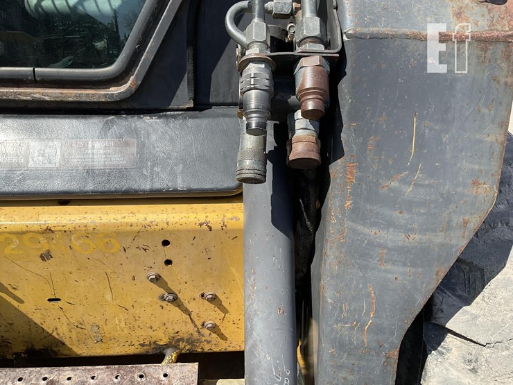 2004-new-holland-ls190b-image-11