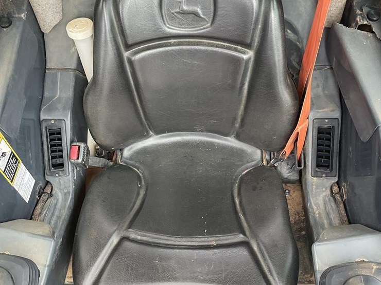 2020-deere-333g-image-14