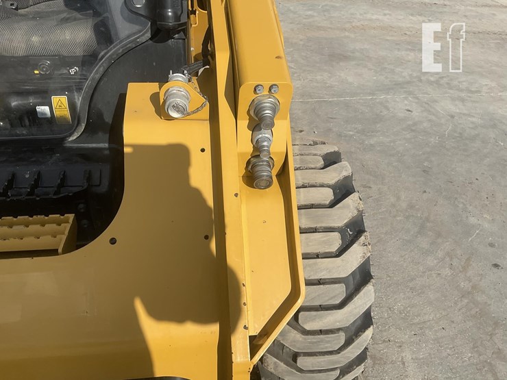 2023-caterpillar-262d3-image-11