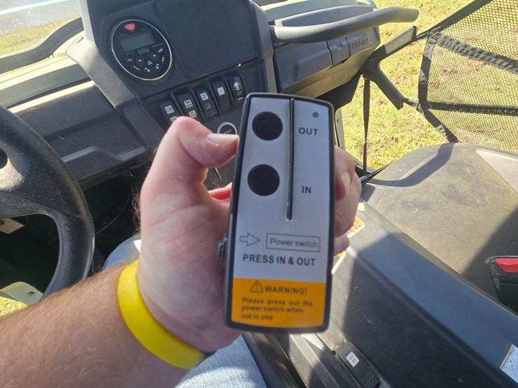 #23790-•-2020-can-am-commander-800r-image-35