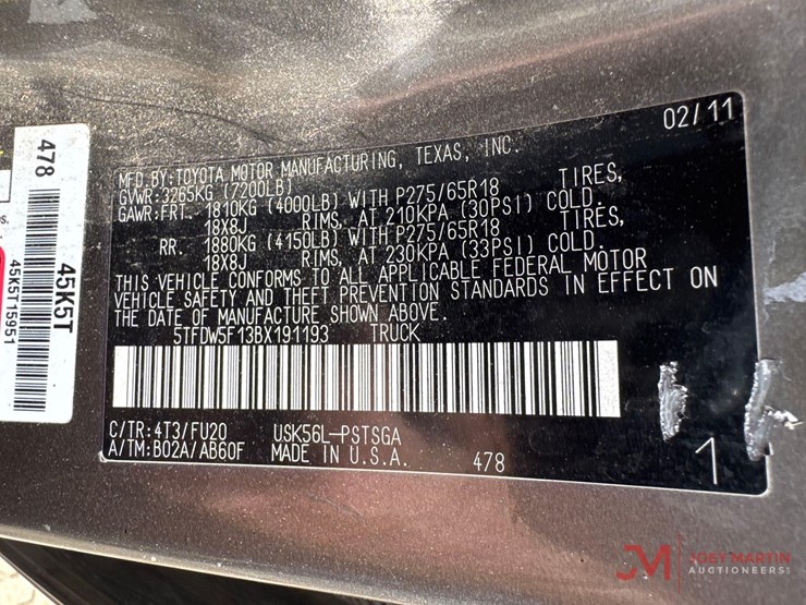2011-toyota-tundra-sr5-image-47