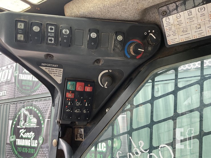 2020-deere-333g-image-15