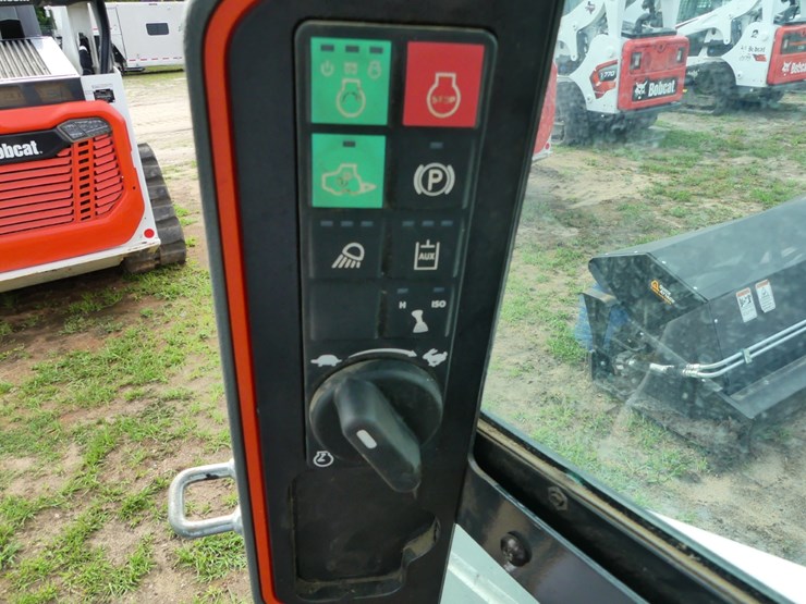 2025-bobcat-t86-image-16