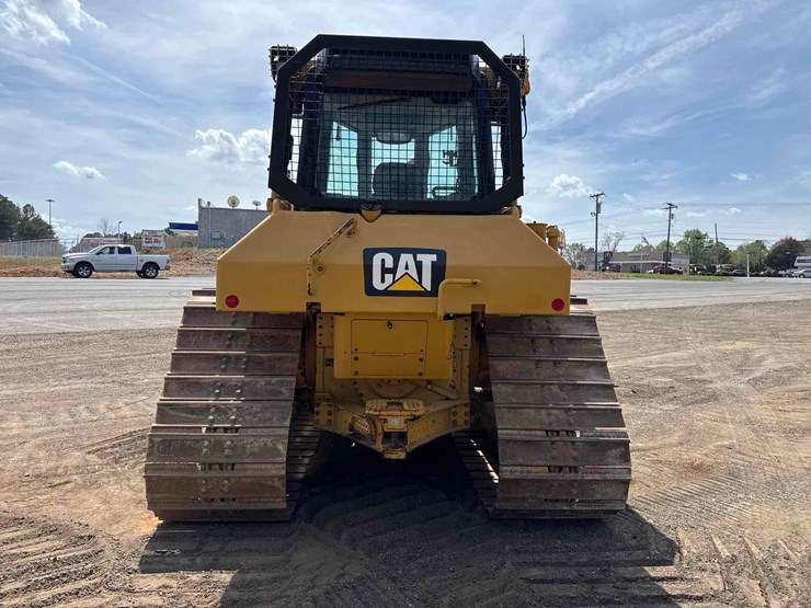 2015-caterpillar-d6n-lgp-image-4