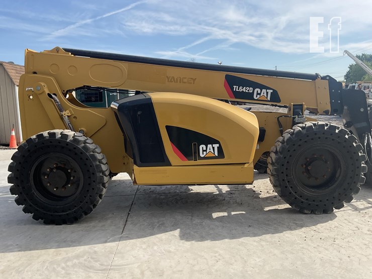2016-caterpillar-tl642d-image-5