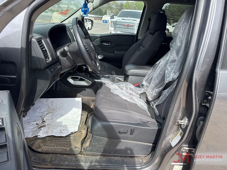 2022-nissan-frontier-image-24