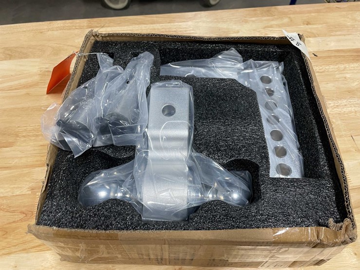#2556-•-aluminum-adjustable-trailer-hitch-image-1