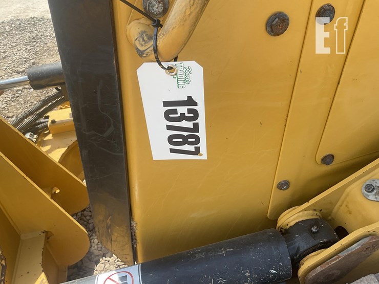 2022-caterpillar-d1-image-20