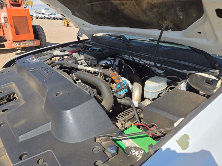 2011-chevrolet-silverado-2500-image-18